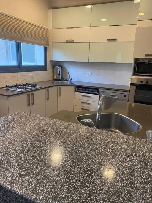 Golden Key Appartement Jeruzalem Buitenkant foto